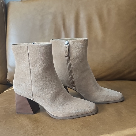 Gianni Bini Shoes - Gianni Bini Tan Suede Heeled Boots Size 6.5